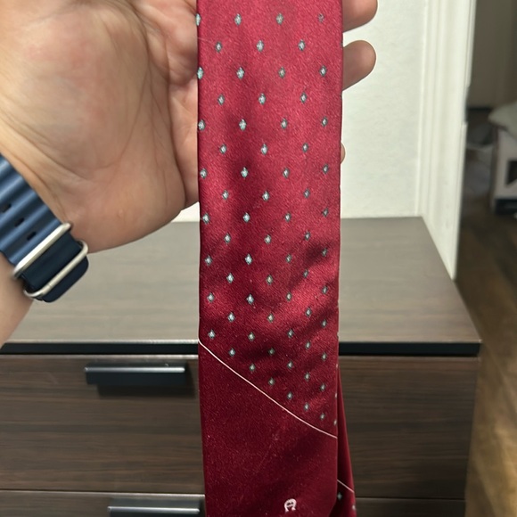 Holiday tie - Picture 1 of 2